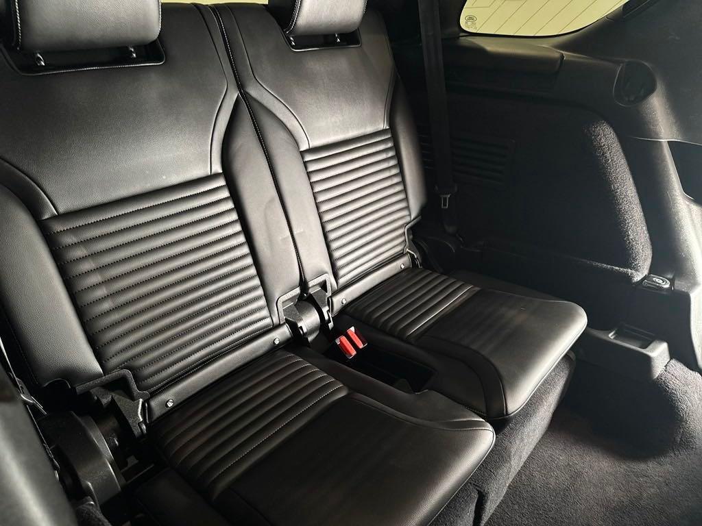 used 2022 Land Rover Discovery car, priced at $31,844