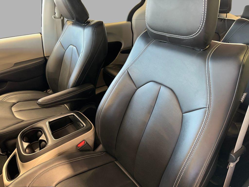 used 2024 Chrysler Pacifica Hybrid car, priced at $28,299