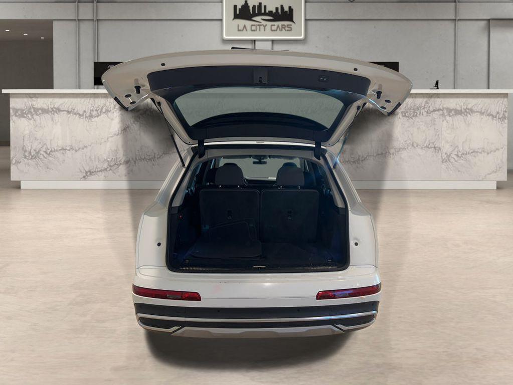 used 2023 Audi Q7 car, priced at $32,086