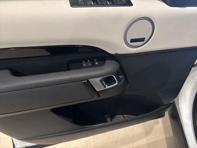 used 2022 Land Rover Discovery car, priced at $34,399