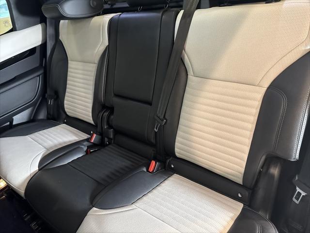 used 2022 Land Rover Discovery car, priced at $34,399