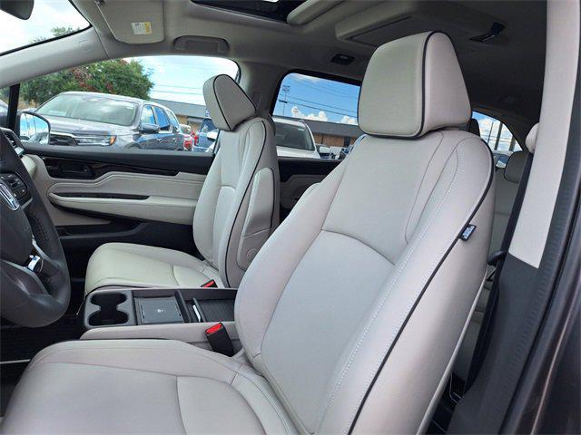 new 2026 Honda Odyssey car, priced at $45,606