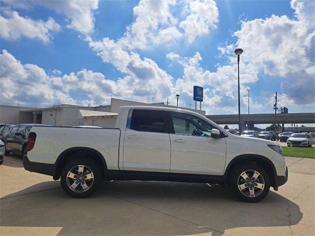 new 2025 Honda Ridgeline car, priced at $42,138