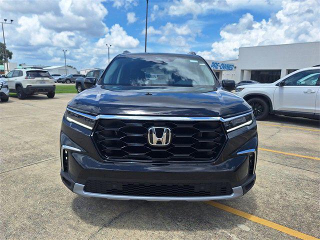 new 2025 Honda Pilot car, priced at $48,950