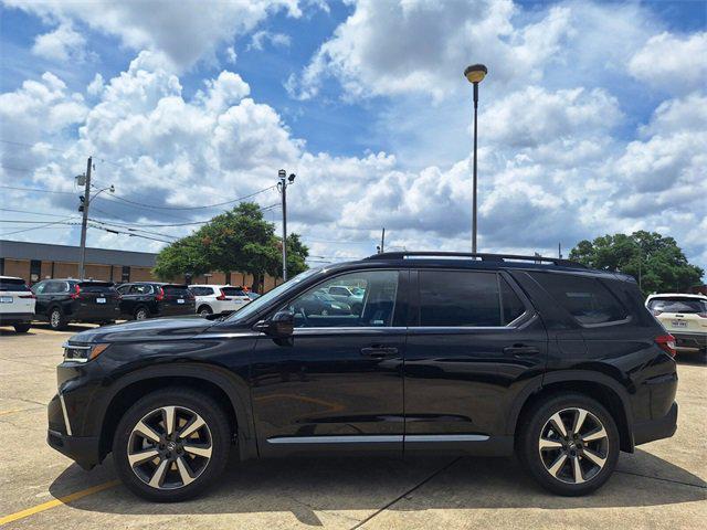 new 2025 Honda Pilot car, priced at $48,950