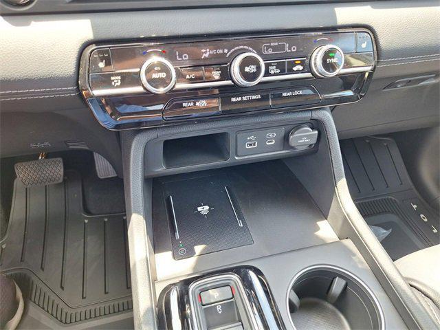 new 2025 Honda Pilot car, priced at $42,253