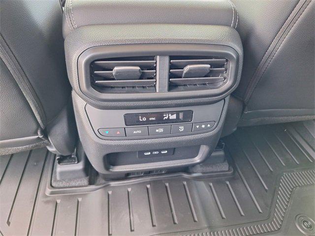 new 2025 Honda Pilot car, priced at $42,253