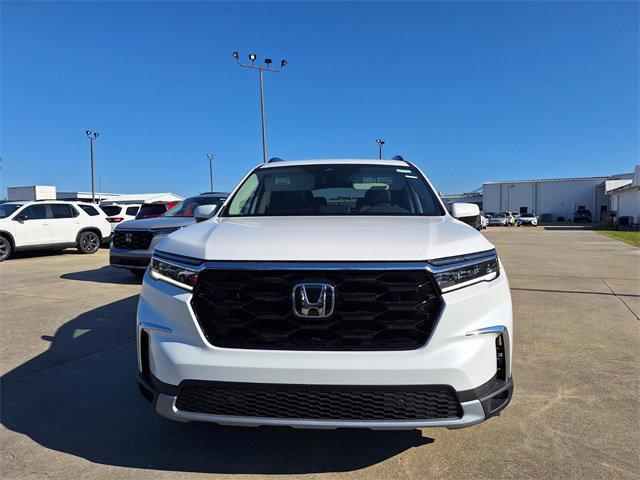 new 2025 Honda Pilot car, priced at $50,340