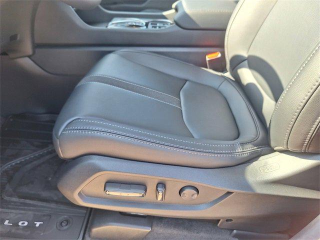 new 2025 Honda Pilot car, priced at $49,450