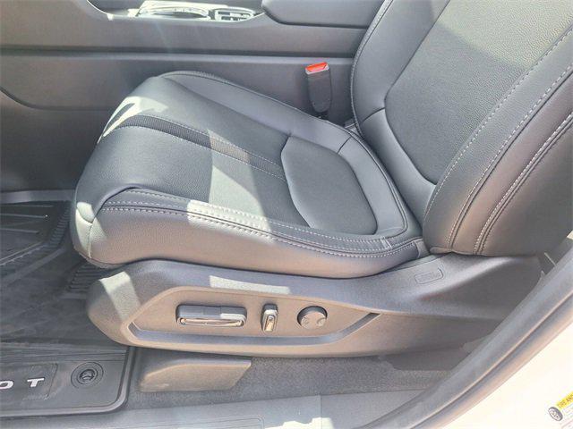 new 2025 Honda Pilot car, priced at $50,395