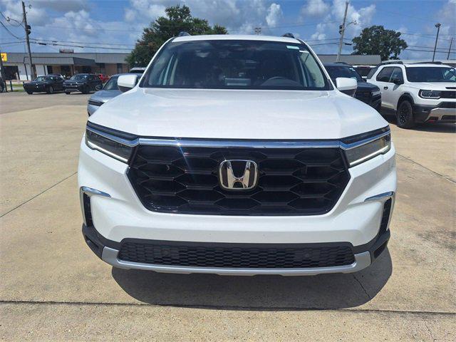 new 2025 Honda Pilot car, priced at $50,395