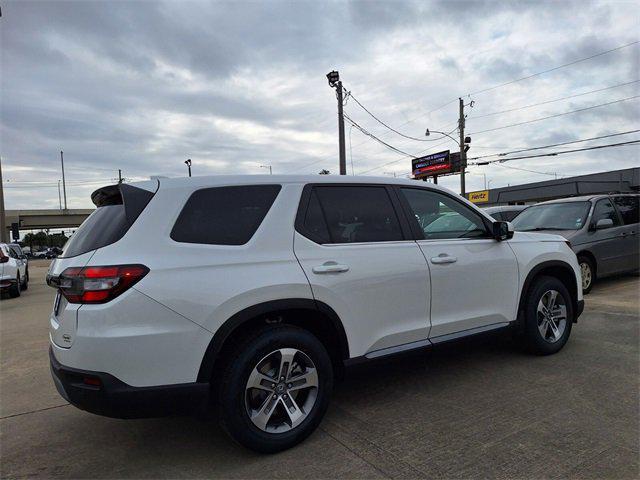 new 2025 Honda Pilot car, priced at $43,369