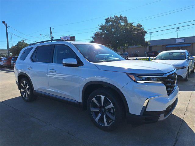 new 2025 Honda Pilot car, priced at $51,070