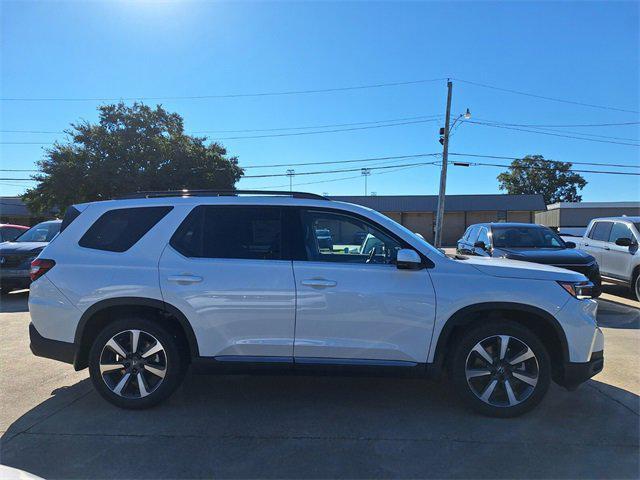 new 2025 Honda Pilot car, priced at $51,070