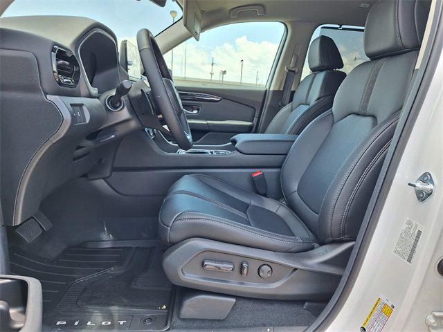 new 2025 Honda Pilot car, priced at $45,405