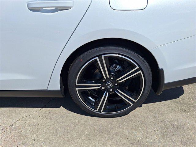 new 2025 Honda Accord Hybrid car, priced at $33,699