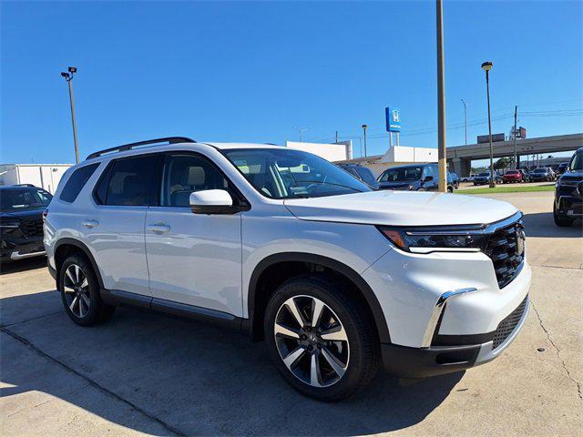 new 2025 Honda Pilot car, priced at $54,930