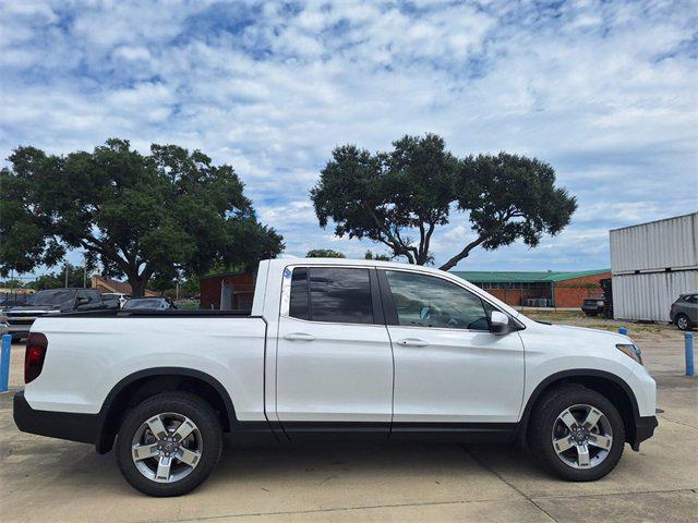 new 2025 Honda Ridgeline car, priced at $42,192