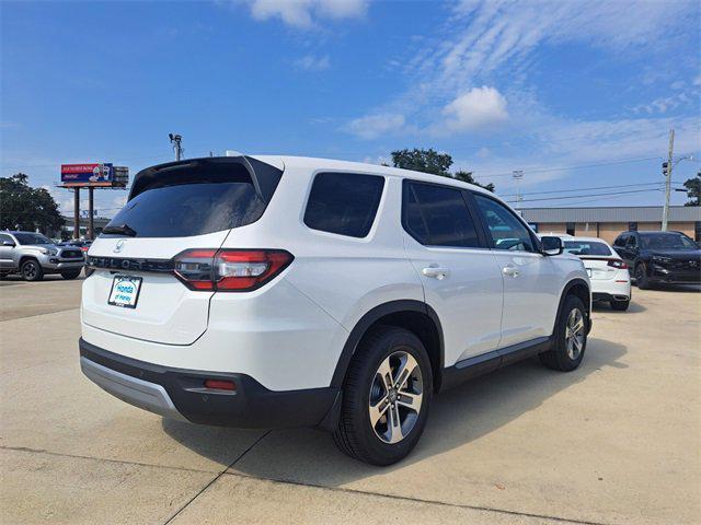 new 2025 Honda Pilot car, priced at $45,350