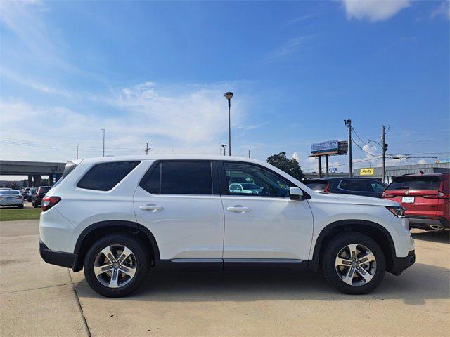 new 2025 Honda Pilot car, priced at $45,350