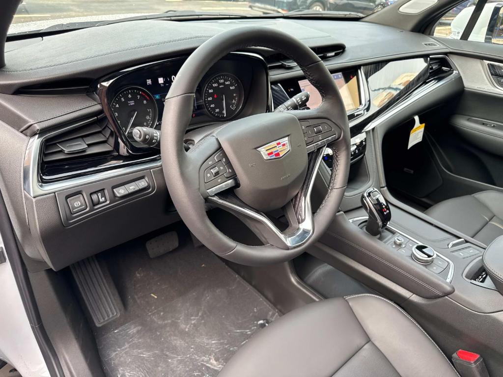 new 2025 Cadillac XT6 car, priced at $62,715