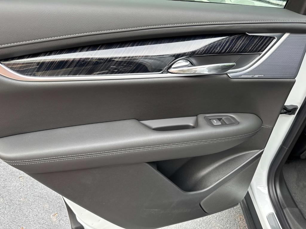 new 2025 Cadillac XT6 car, priced at $62,715