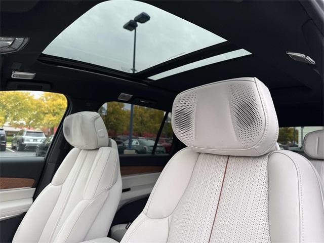 new 2026 Cadillac VISTIQ car