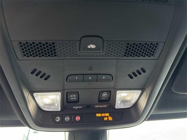 used 2022 Cadillac XT5 car, priced at $26,991