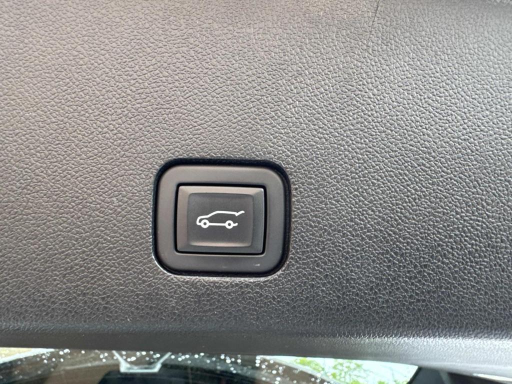 used 2022 Cadillac XT6 car, priced at $41,513