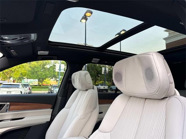 new 2026 Cadillac VISTIQ car, priced at $83,095