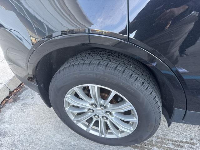 used 2017 Cadillac XT5 car, priced at $11,991