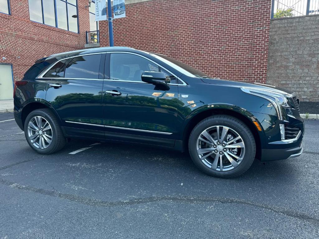 new 2025 Cadillac XT5 car, priced at $58,915