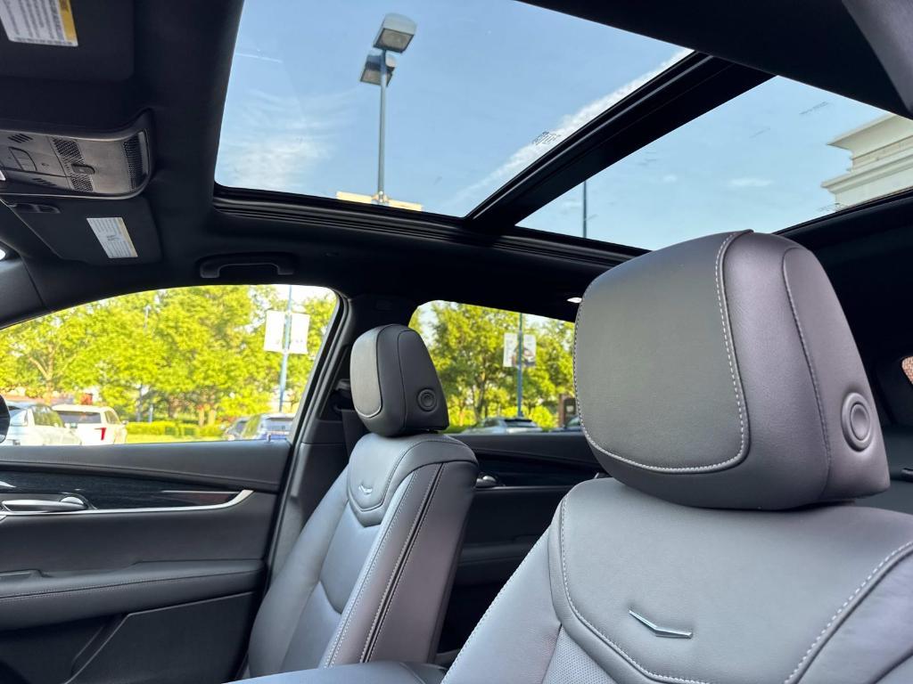 new 2025 Cadillac XT5 car, priced at $58,915