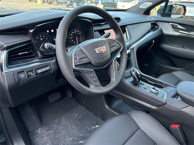 new 2025 Cadillac XT5 car, priced at $58,915