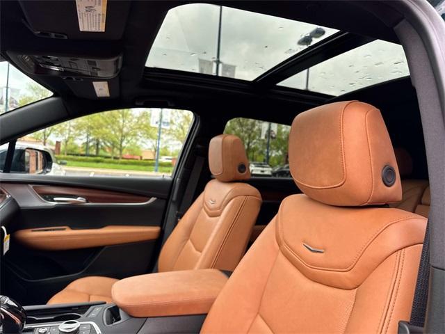 new 2025 Cadillac XT5 car, priced at $56,310