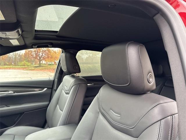 used 2023 Cadillac XT5 car, priced at $37,881