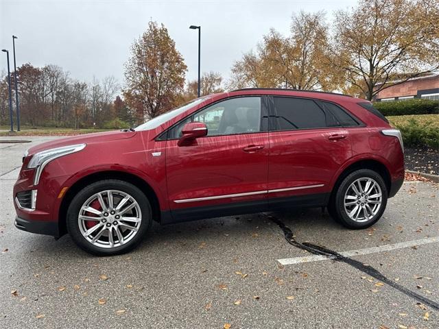 used 2023 Cadillac XT5 car, priced at $37,881