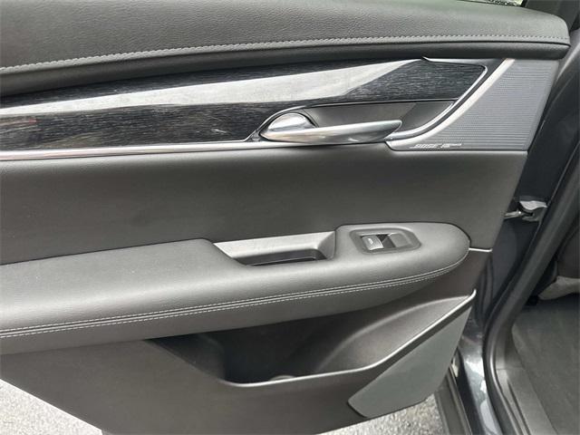 used 2022 Cadillac XT5 car, priced at $36,333