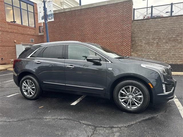 used 2022 Cadillac XT5 car, priced at $36,333