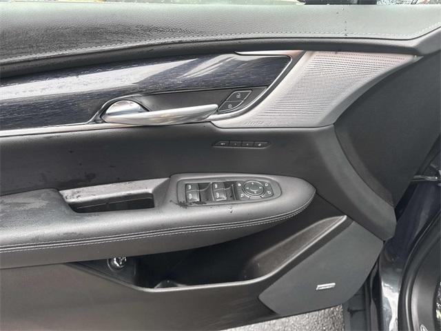 used 2022 Cadillac XT5 car, priced at $36,333
