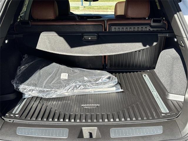 new 2025 Cadillac XT5 car, priced at $56,999