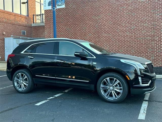 new 2025 Cadillac XT5 car, priced at $54,385