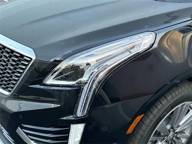 new 2025 Cadillac XT5 car, priced at $54,385