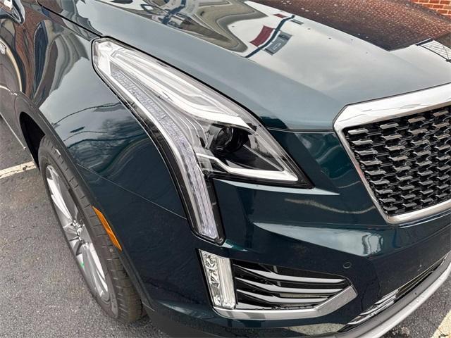 new 2025 Cadillac XT5 car, priced at $54,325