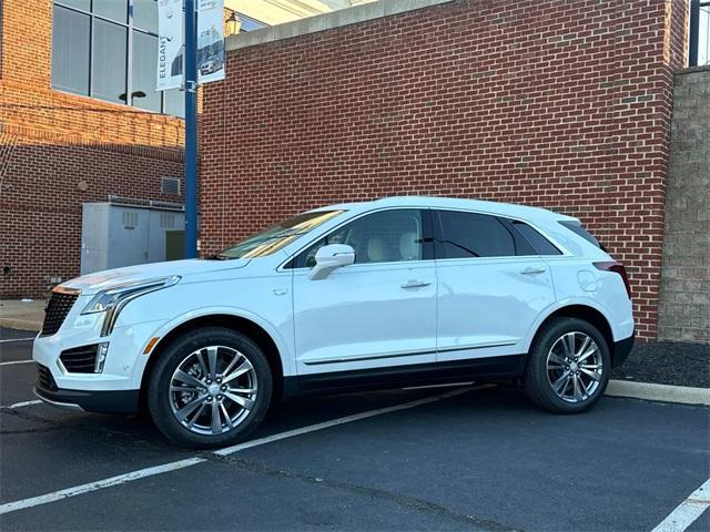 new 2025 Cadillac XT5 car, priced at $54,690