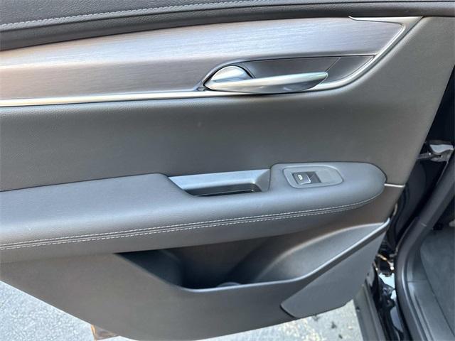 new 2025 Cadillac XT5 car, priced at $47,515