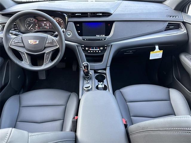 new 2025 Cadillac XT5 car, priced at $47,515