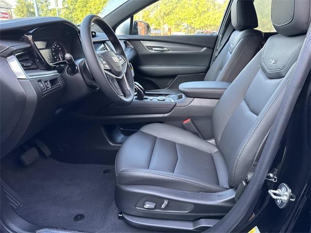 new 2025 Cadillac XT5 car, priced at $47,515