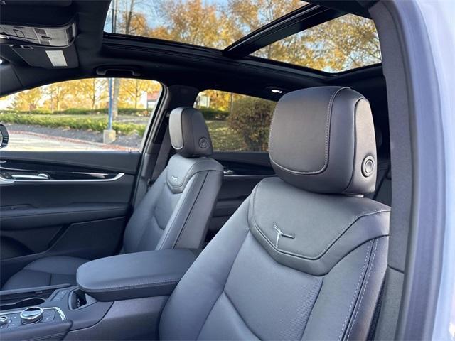 new 2026 Cadillac XT5 car, priced at $60,195