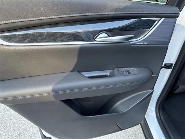 new 2026 Cadillac XT5 car, priced at $60,195